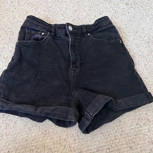 H&M Shorts, black Denim it’s been worn but in good condition